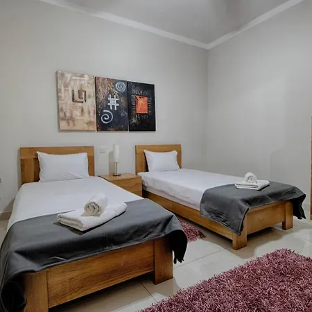 The - 4bed Sliemaseafront Fl 1 By Homely * Sliema