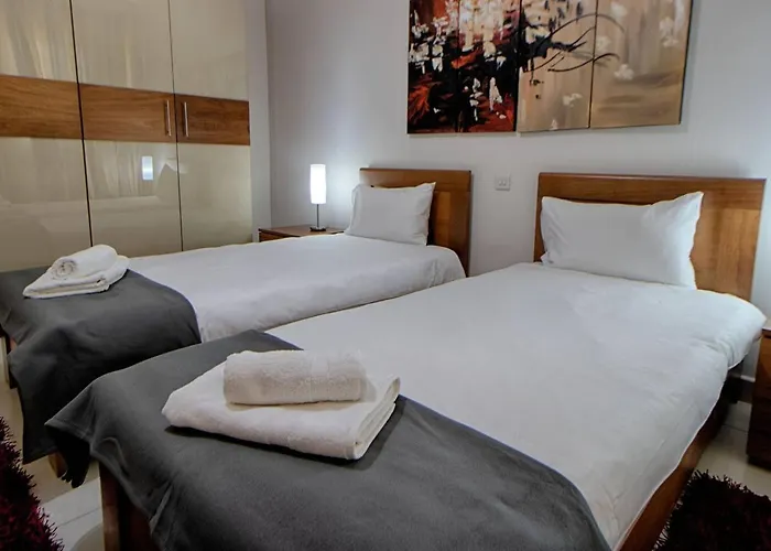 The - 4bed Sliemaseafront Fl 1 By Homely Διαμέρισμα *