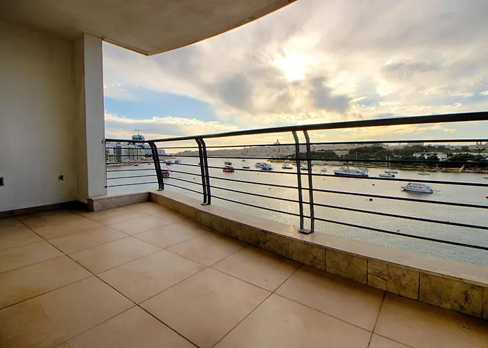 The - 4bed Sliemaseafront Fl 1 By Homely Διαμέρισμα