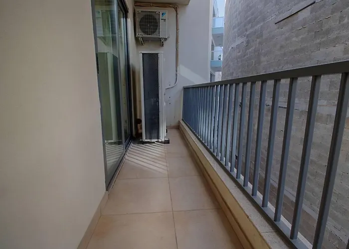 The - 4bed Sliemaseafront Fl 1 By Homely Διαμέρισμα