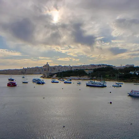 The - 4bed Sliemaseafront Fl 1 By Homely Lejlighed *