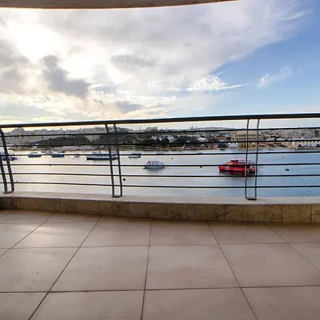 Lejlighed The - 4bed Sliemaseafront Fl 1 By Homely *