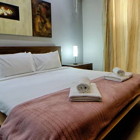 The - 4bed Sliemaseafront Fl 1 By Homely Apartament