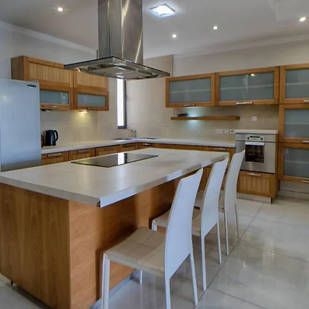 The - 4bed Sliemaseafront Fl 1 By Homely * Sliema