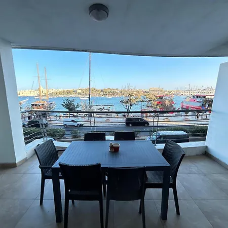 Lejlighed The - 4bed Sliemaseafront Fl 1 By Homely *