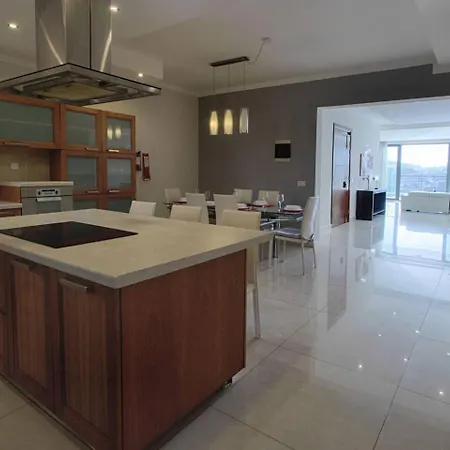The - 4bed Sliemaseafront Fl 1 By Homely * Sliema
