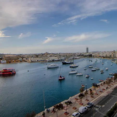 The - 4bed Sliemaseafront Fl 1 By Homely * Sliema