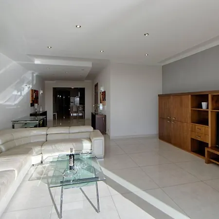 Daire The - 4bed Sliemaseafront Fl 1 By Homely