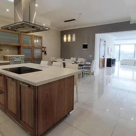 Apartment The - 4bed Sliemaseafront Fl 1 By Homely Sliema